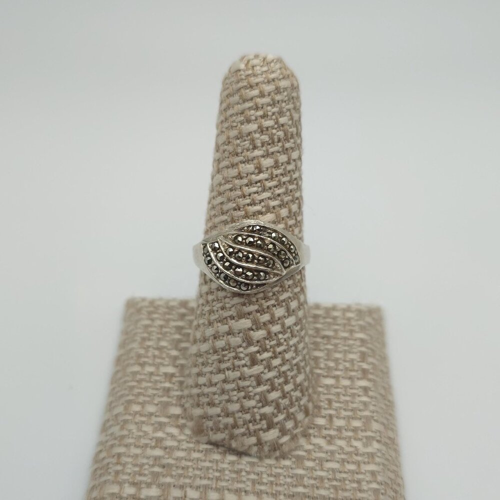 Size 7.75 Sterling Silver Cool Marcasite Gems Ring A1578